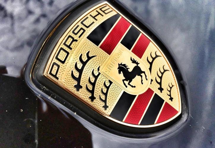 Porsche: Η πρώτη υβριδική εκδοχή της 911