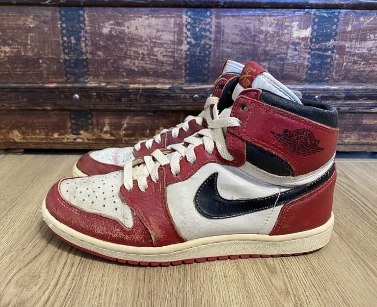 Air Jordan 1 “Chicago” (1985)