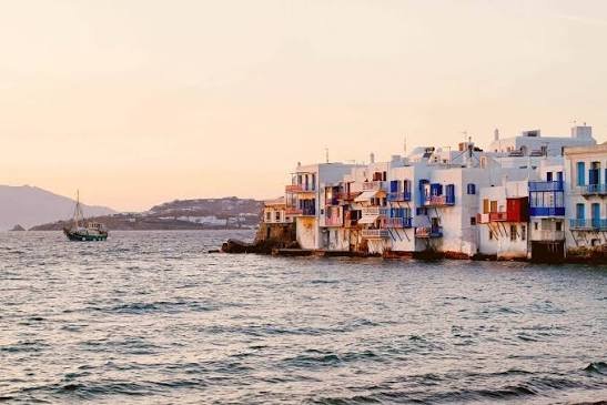 Finding a Taxi in Mykonos